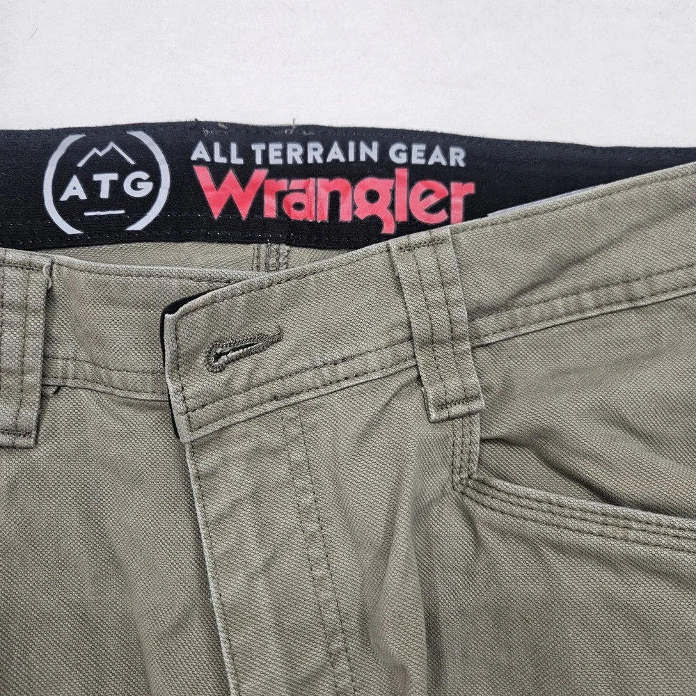 Wrangler ATG Men's 34x30 All Terrain Gear Stretch Outdoor Utility Pants Khaki